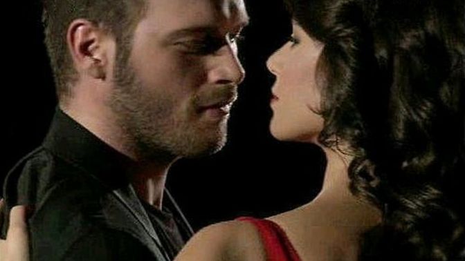Aşk'a bakışın hangi dansı çağrıştırır?