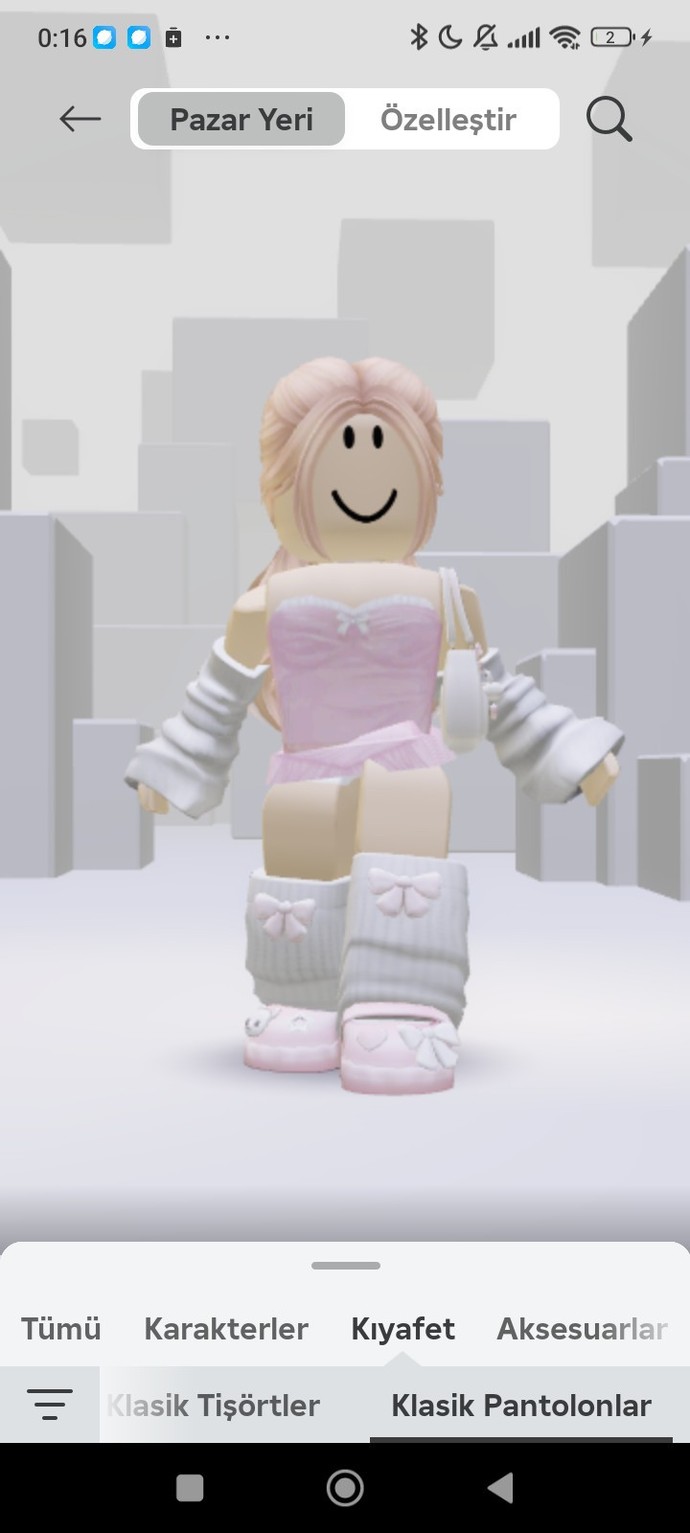 Robloxta böyle avatar yaptım nasıl sizc?