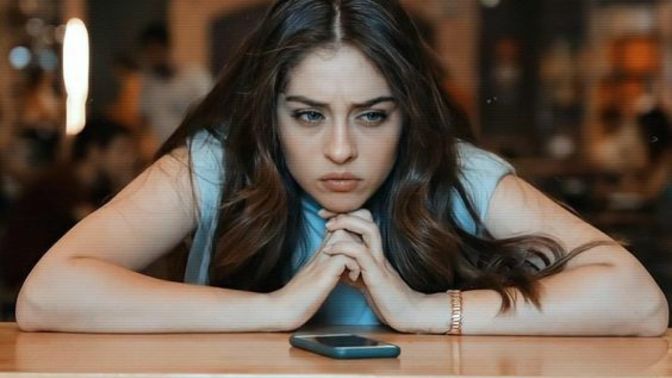 Sevgilim bana hiç hediye almıyor. Beni sevmiyor mu?