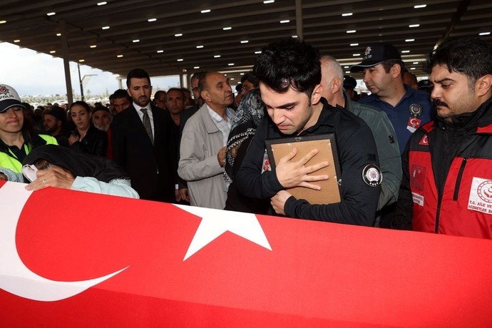 Sizce Polislerimize Dört dörtlük Eğitim veriliyor mu?