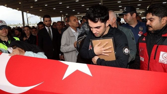 Sizce Polislerimize Dört dörtlük Eğitim veriliyor mu?