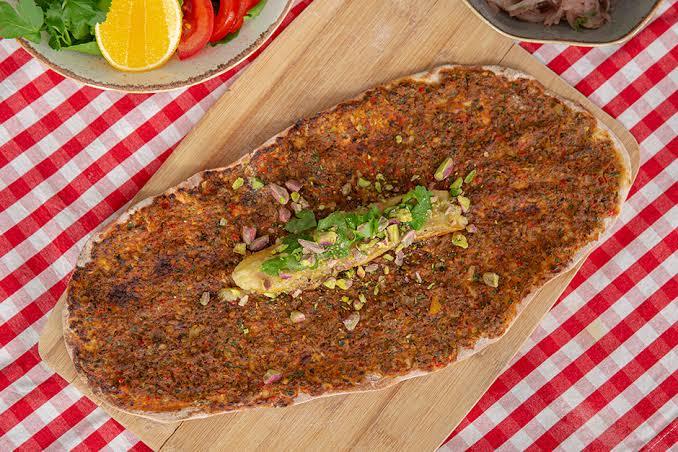 Patlıcanlı lahmacun yediniz mi?
