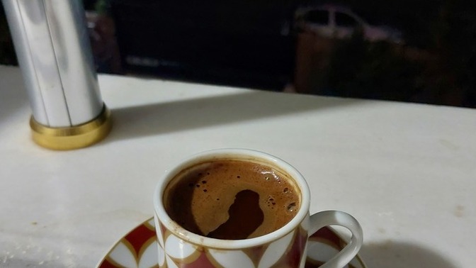 Akşam kahveleri içildi mi?