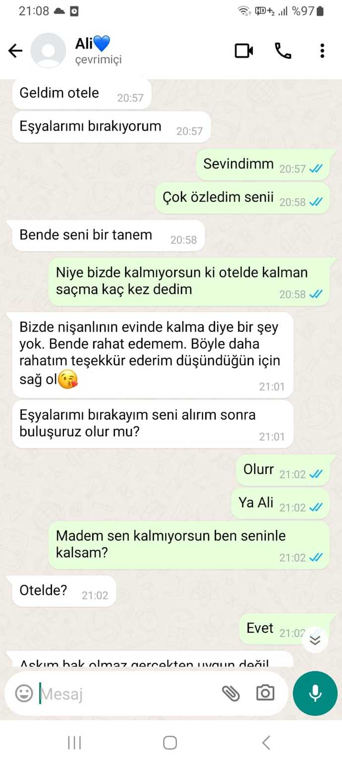 Beni sevmiyor mu? Kim haklı? Kendisi nişanlım şehir dışında yaşıyor. Avukat. İş için geldi 3 günlüğüne?