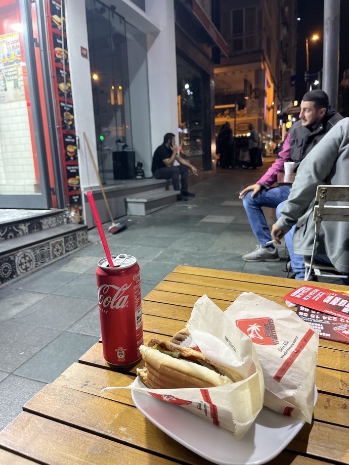 Siteden kime yemek ısmarlamak isterdiniz?