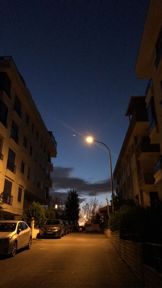 Gece eve giderken takip edildigini farkettin naparsin?