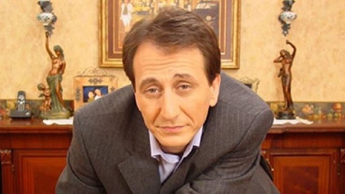 Arkadaşlarınla dışarıya çıkacağında eşinden/sevgilinden izin alır mısın?
