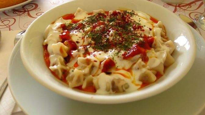 Mantı ile yaprak sarması savaşa girse hangisi kazanır?