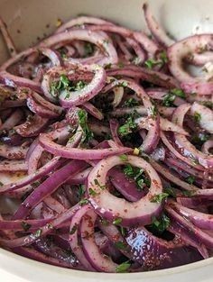 Soğan salatası sizce hangi yemeklerin yanına yakışıyor?