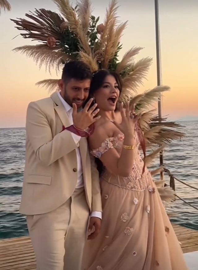 Şarkıcı Burak Bulut ve Eda Sakız nişanlandı! Çok uyumlu değiller mi?