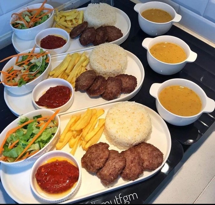 Köftenin yanında olmazsa olmaz dediğiniz aperatifler nelerdir?