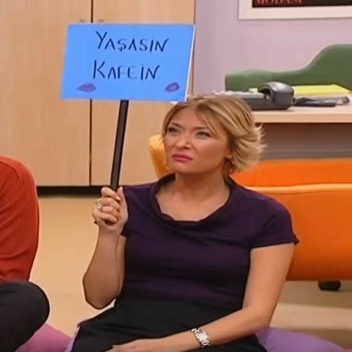 Bugün 5 bardak kahve içtim zabaha kadar burdayızzz🤣