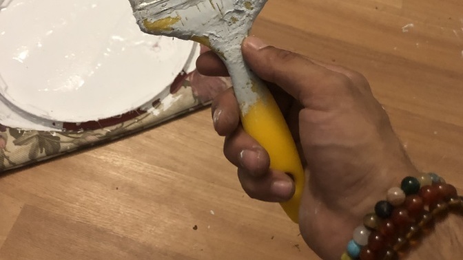 İstediğiniz renkle kusurlarınızı kapatmaya geldim, nedir senin kusurun?