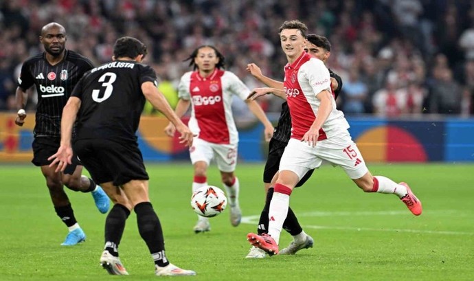 Ajax 4 - Beşiktaş 0... Kartal avrupa ligine farklı yenilgiyle başladı! Maçı nasıl buldunuz?