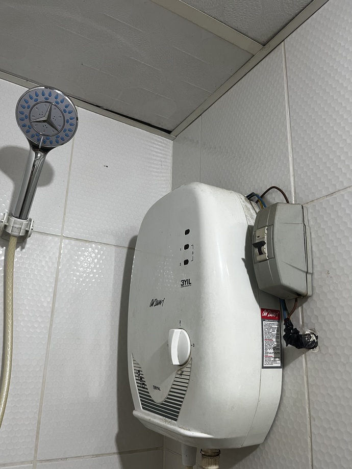 Duşa kabin içinde şalter var elektrik çarpar mı?