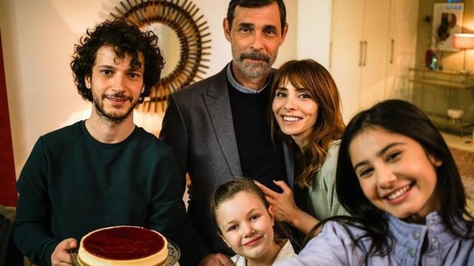 Ailemle yaşıyorum ve onların parasını harcamak çok zor geliyor. Aile evine konforlu huzursuzluk diyebilir miyiz?