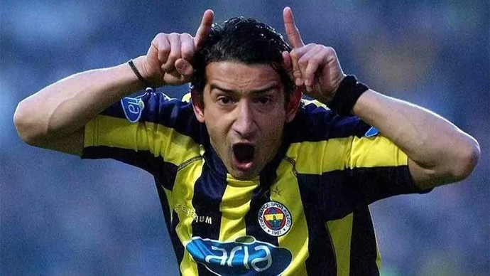 Fenerbahçenin eski futbolcusu şu anda futbol yorumcusu olan Serhat Akın silahlı saldırıya uğradı. Türkiyede Futbol nereye gidiyor?