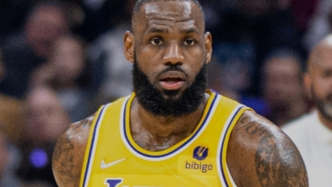LeBron James ve oğlu Bronny James NBA'DE aynı anda maça çıktıklarında izler misiniz?