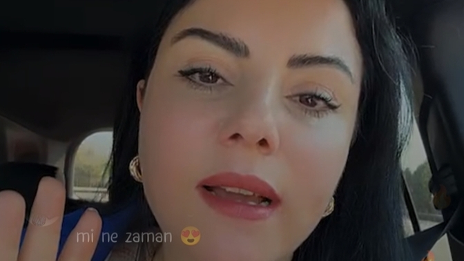 Mine ölmez canlı yayında cildine tek iyi gelen şeyin BepantholSensiDaily olduğunu söyledi, size de iyi geliyor mu?