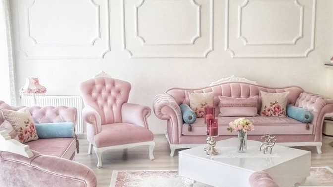 Dekorasyonda pembe koltuk kullanmak "barbie girl" işi midir?