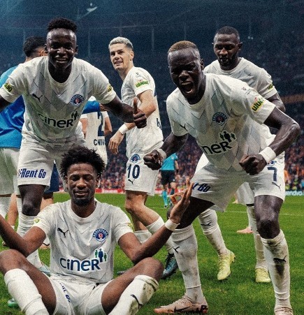Beşiktaşlı kuşdaşlarım ve sevgili renktaşlarım keyifler nasıl?