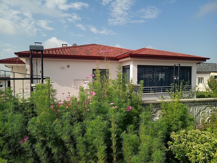 Şu eve ve bahçeye on üzerinden kaç verirdiniz, güzel mi sizce sebebiyle açıklar mısınız?