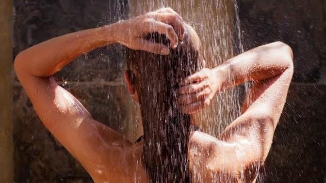 Şu an duşatan çıkıp donmak için daha erken değil mi ya daha Eylül yeni bitiyor, ben çok üşüdümm nedenn🥶 ?