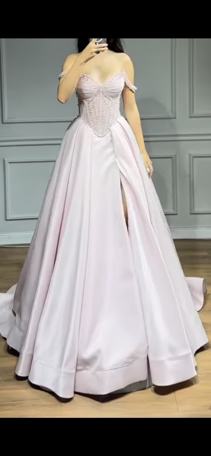 Nişanım var, hangi elbiseyi giymeliyim?