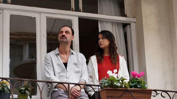 Yeni evliyim, kocam sırtını dönüp uyuyor. İnsan sarılıp uyumaz mı, ben mi abartıyorum?