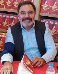 Şuanda eserlerini okumaktan aşırı zevk aldığınız yazar var mı?