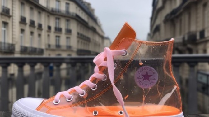 Şeffaf Converse giyilir mi?