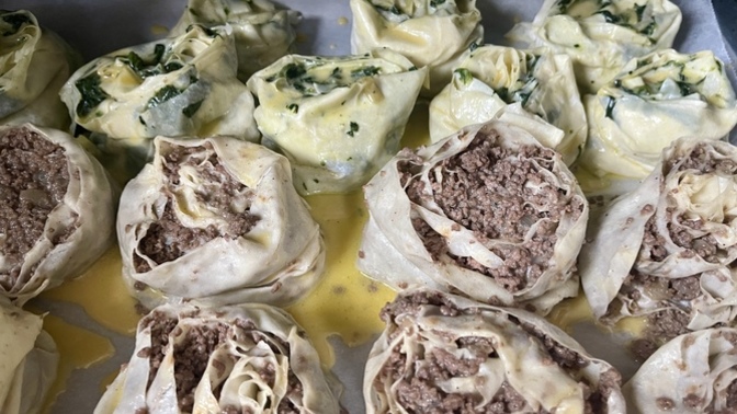 Kıymalı mı yoksa ıspanaklı mı? ya da  neli börek seversin, sen söyle?