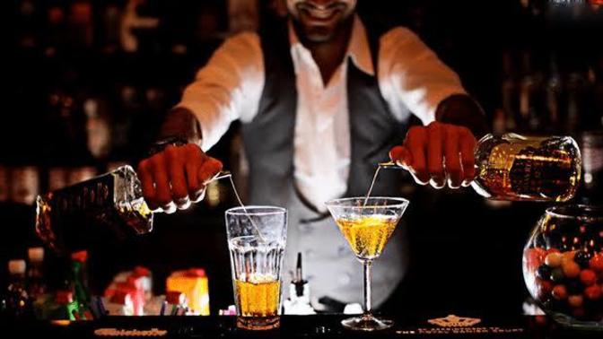 Sevgilinizin Bar/Club gibi yerlerde çalışmaya başlayacak olması ilişkinizi zedeler mi?