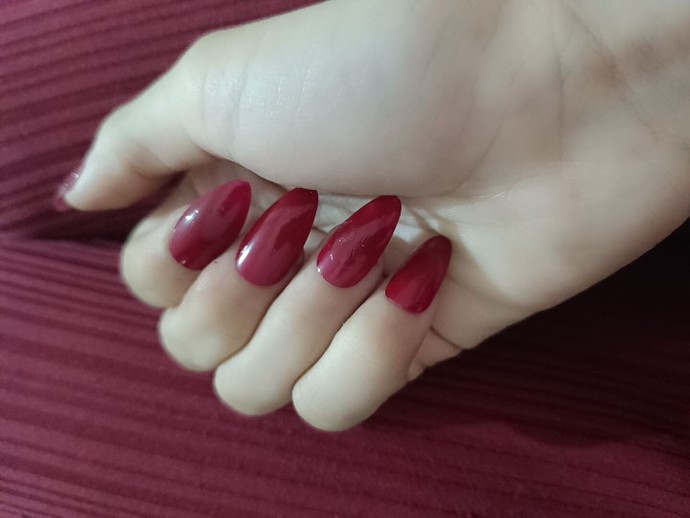 Sonbahar geldi bordo, kırmızı oje sürme vakti ama okul yüzünden süremiyorum?