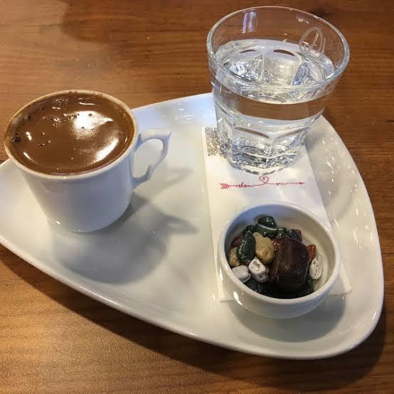 Dışarıda kahve içmeyi sever misiniz?
