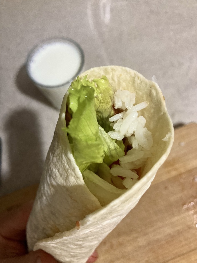 Çiğ köfte dürümün içine mısırlı pilav konur mu 🤔?