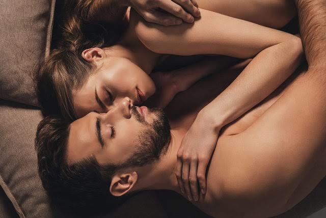 Partnerle çırılçıplak uyumak (o ten teması) uykuya ayrı bir huzur verir mi🫠🫠?