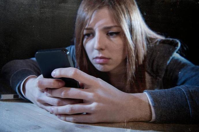 Birisiyle takipleşmeye başlayınca önce kendinizi stalklar mısınız?