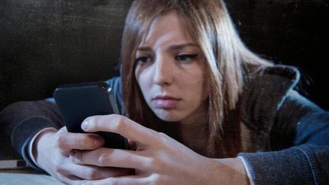 Birisiyle takipleşmeye başlayınca önce kendinizi stalklar mısınız?