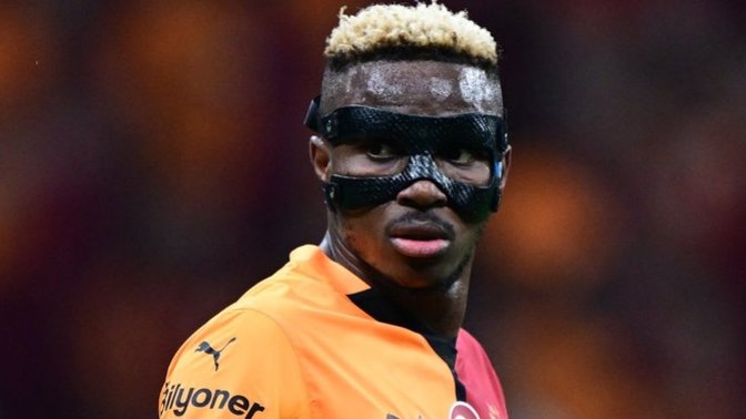 Galatasaray'ın yeni yıldızı Osimhen'in sakatlandığı haberi verildi. Bu sakatlık takımın gol yollarındaki gücünü nasıl etkiler?