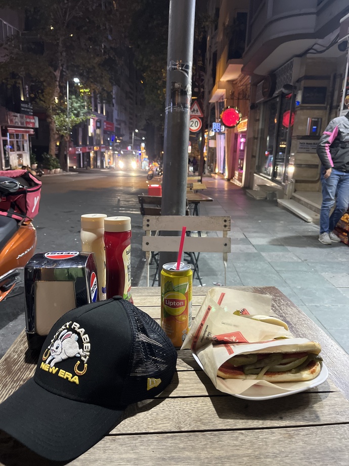 Gece gece yemek, yemek zararlı mı gerçekten?