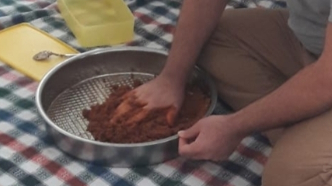 Sitede ellerimle çiğ köfte yedirmek istediğim biri var. Soruma gelirse açılayım mı 🥹 Sizin var mı yedirmek istediğiniz biri?