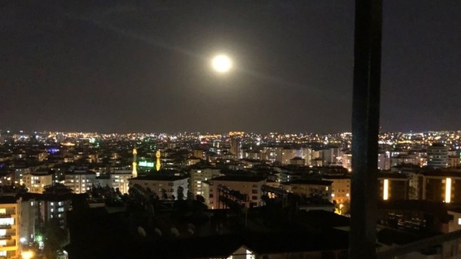 En geç saat kaça kadar dışarıda takılabilirsiniz kısıtlayan var mı😬?