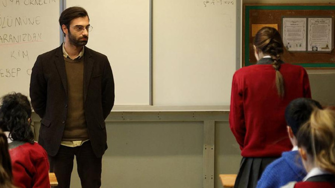 Mesleğinizi söylemeden 3 kelime ile anlatabilir misin?