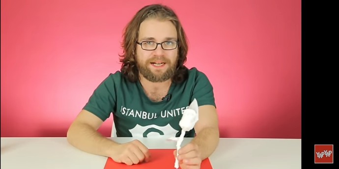 Kağıt, peçete gibi nesnelerden gül, lale, gibi çiçek vb. şeyler yapabiliyor musunuz?