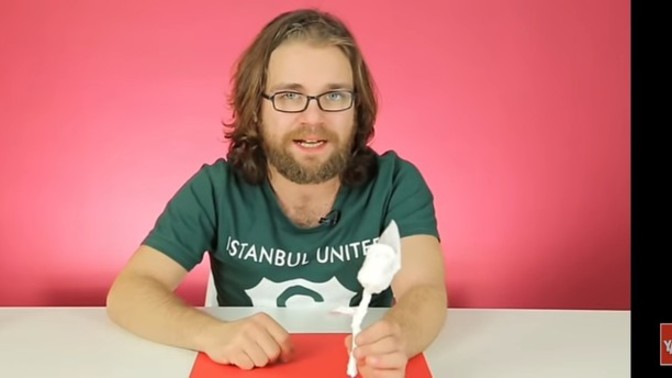 Kağıt, peçete gibi nesnelerden gül, lale, gibi çiçek vb. şeyler yapabiliyor musunuz?