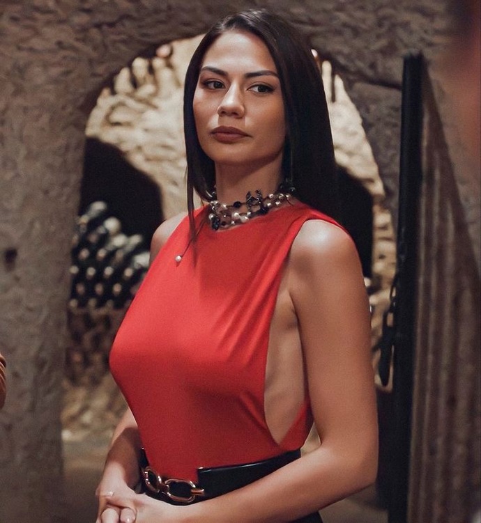 Cildiniz mi daha güzel, bahtınız mı?