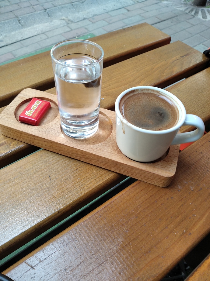 İş arkadaşım para harcamasın diye dışarda kahve içmeye çağırmadım iyi yapmışmıyım?