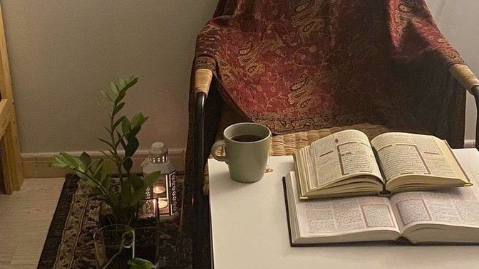 Neden bir anda insanlar umutsuzluğa başladı , neden herkes bir anda dinini , okul sevgisini , insan , aile sevgisini , bıraktı?
