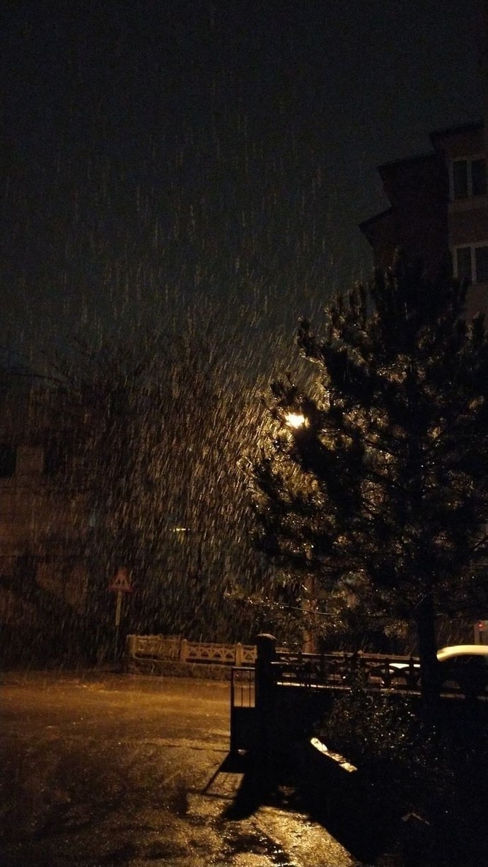 Yağmurlu havaları sever misin?